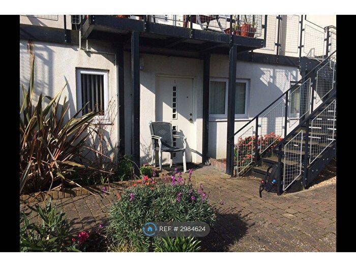 1 Bedroom Flat To Rent In The Old Stables, Worthing, BN11