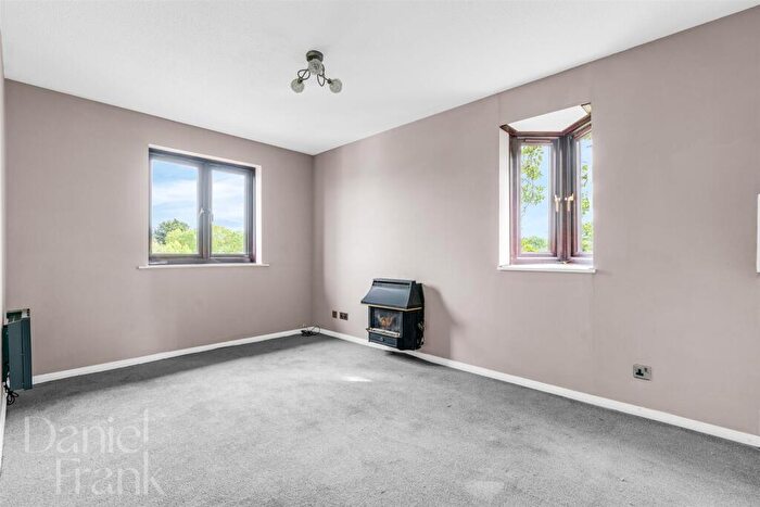 1 Bedroom Flat For Sale In Wellington Road, North Weald, Epping, CM16