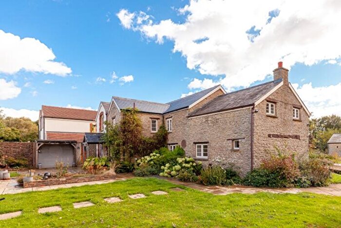 3 Bedroom Farm House To Rent In Little Chesterton, OX25