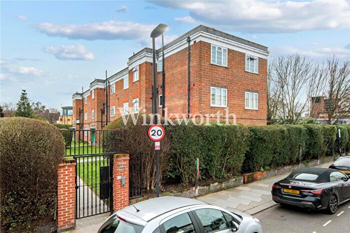 2 Bedroom Apartment For Sale In Langham Close, London, N15