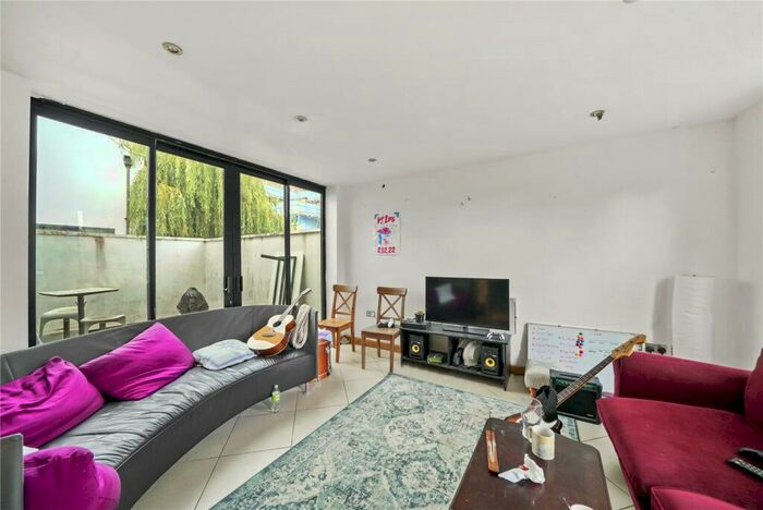 4 Bedroom House To Rent In Tavistock Mews, Holloway, N19