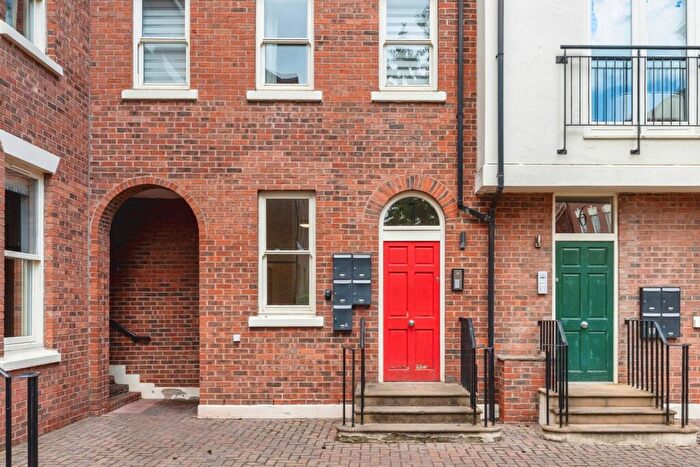 2 Bedroom Flat For Sale In Heritage Court, Chester, Cheshire, CH1