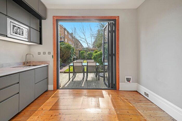 1 Bedroom Maisonette To Rent In Priory Road, London, N8