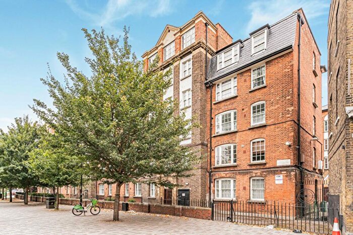 2 Bedroom Flat To Rent In Camberwell Green, London, SE5