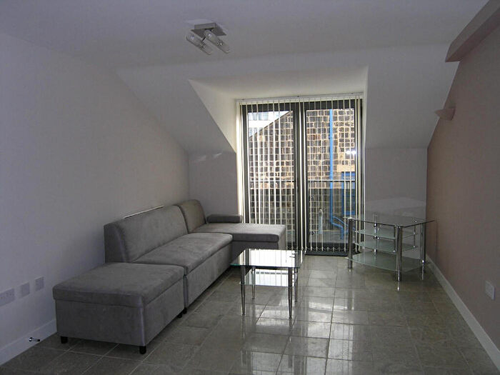 2 Bedroom Flat To Rent In Bennett Road, Leeds, LS6