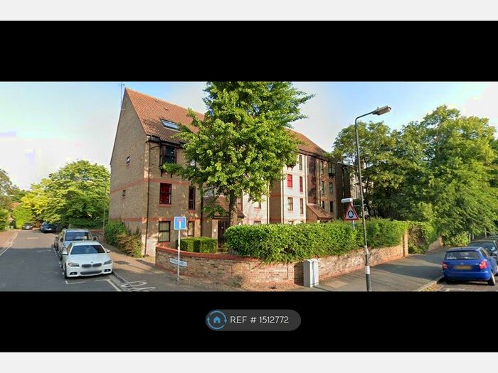 Studio To Rent In Vanbrugh Park Road West, London, SE3