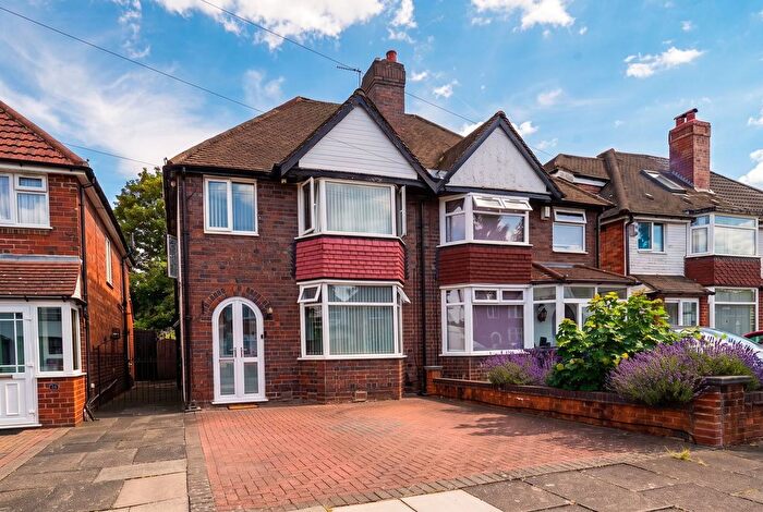 4 Bedroom Semi-Detached House For Sale In Temple Avenue, Hall Green, B28