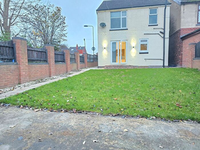 3 Bedroom Detached House To Rent In Bawtry Road, Rotherham, S60