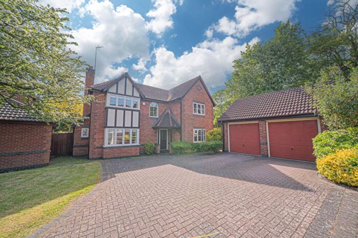 4 Bedroom Detached House For Sale In Belton Close, Hockley Heath, B94