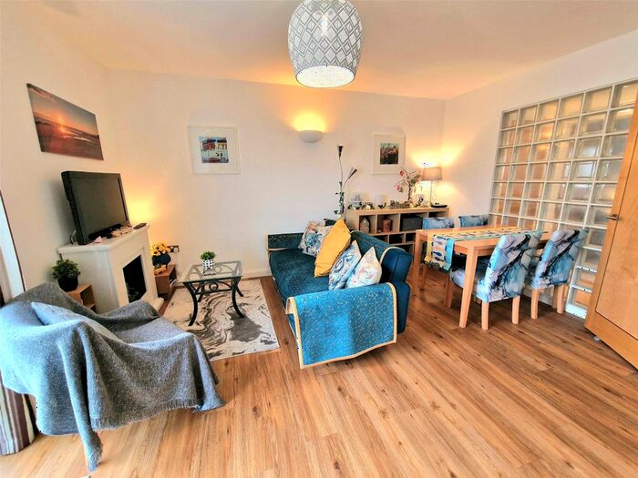 1 Bedroom Flat For Sale In Hawkers Court, Bude, Cornwall, EX23
