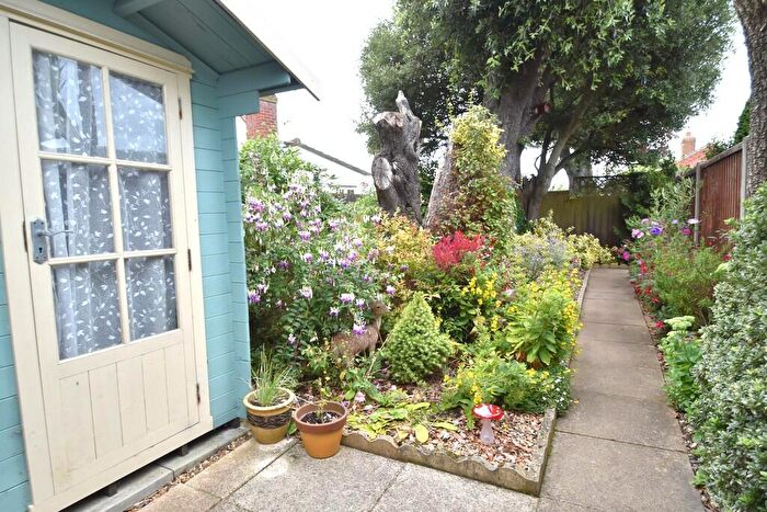 2 Bedroom Detached Bungalow For Sale In Overstrand, NR27