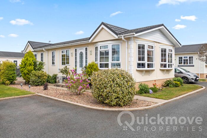 2 Bedroom Park Home For Sale In Torksey, Lincoln, Lincolnshire, LN1