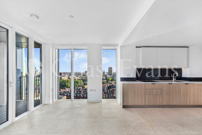 2 Bedroom Apartment To Rent In Bouchon Point, The Silk District, Whitechapel, E1