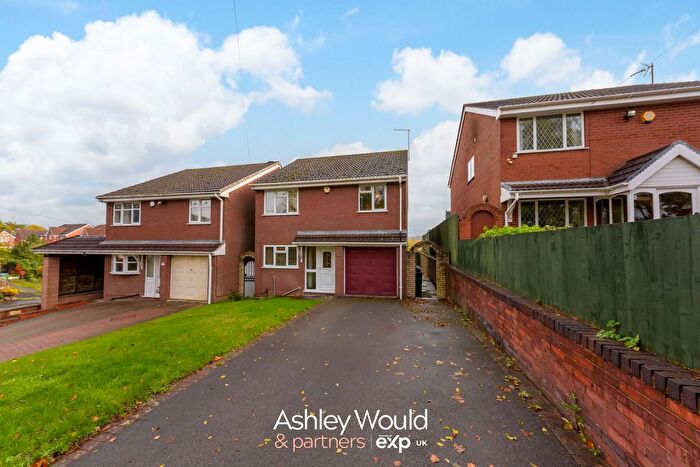 4 Bedroom Detached House For Sale In Lee Road, Cradley Heath, B64
