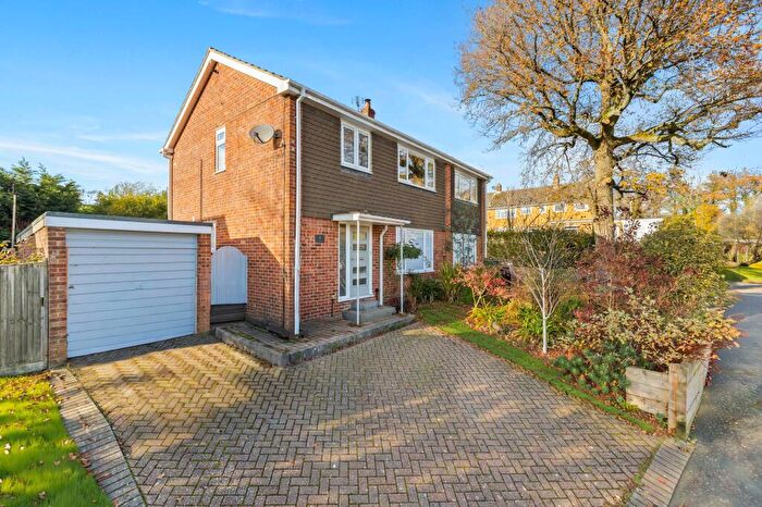 5 Bedroom Detached House For Sale In Chaucer Avenue, East Grinstead, RH19