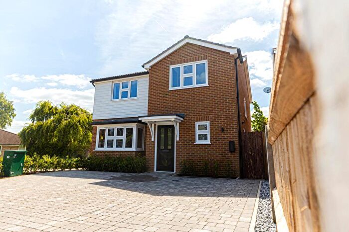 3 Bedroom Detached House To Rent In Woking, Surrey, GU22