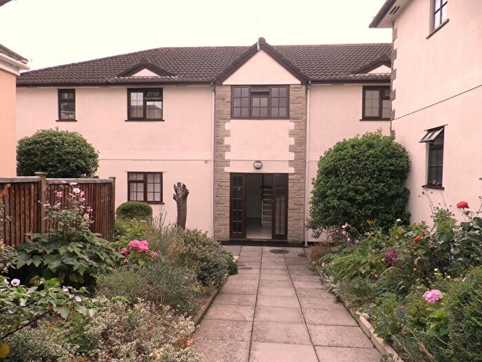 2 Bedroom Flat To Rent In Montague Gardens, Castle Cary, BA7