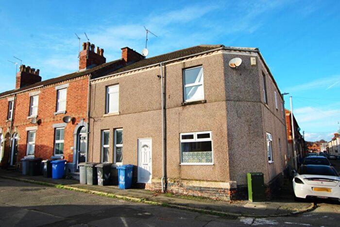 2 Bedroom End Of Terrace House For Sale In Albert Street, Kettering, NN16