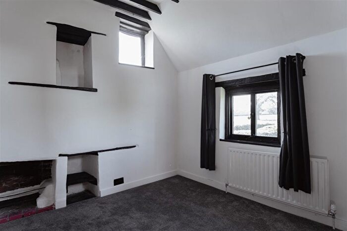 3 Bedroom Detached House To Rent In Cross Oak Lane, Redhill, RH1