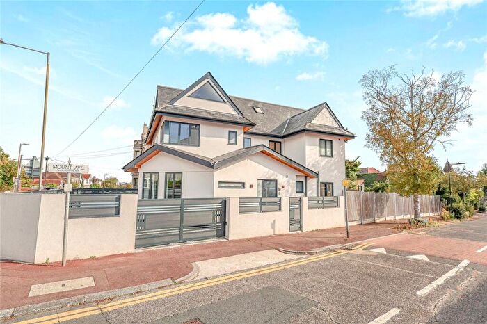 6 Bedroom Detached House For Sale In Mount Avenue, Westcliff-on-Sea, Essex, SS0
