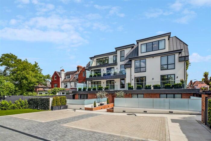 3 Bedroom Flat To Rent In The Luxley, Golders Green, NW11
