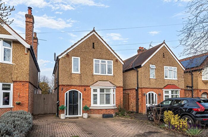 3 Bedroom Detached House For Sale In Liberty Lane, Addlestone, Surrey, KT15