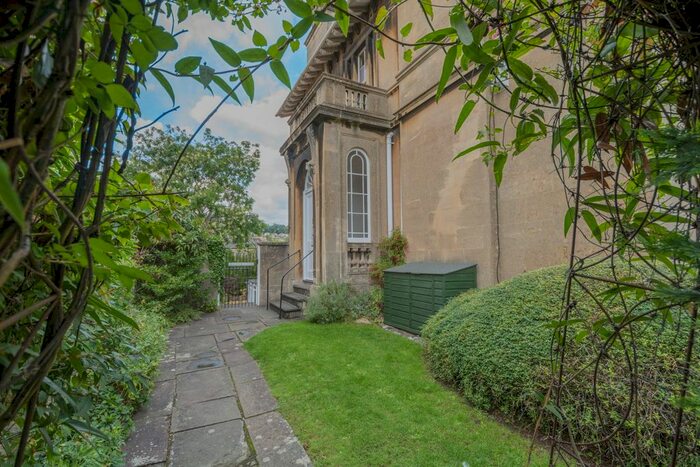 2 Bedroom Flat To Rent In Beckford Road, Bath, BA2
