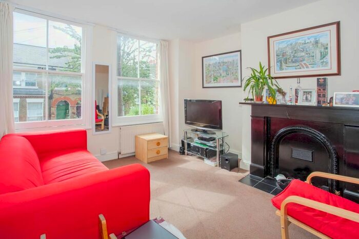 1 Bedroom Flat To Rent In Tunis Road, Shepherds Bush, London, W12