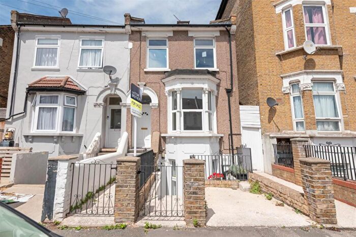 2 Bedroom Apartment To Rent In Boleyn Road, Forest Gate, E7