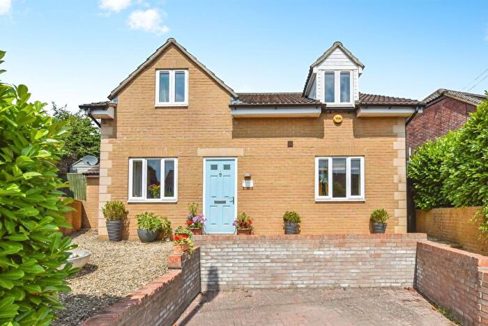 3 Bedroom Detached House For Sale In Rossiters Road, Frome, BA11