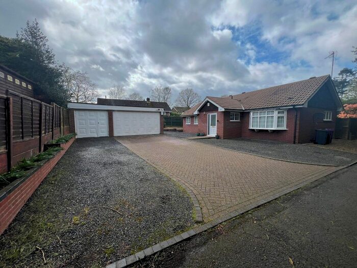 3 Bedroom Bungalow To Rent In Mount Road, Tettenhall Wood, Wolverhampton, WV6