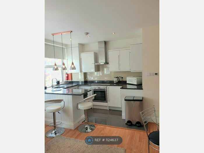 1 Bedroom Flat To Rent In King Street, London, W6