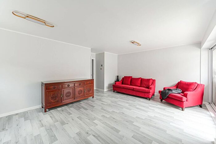 2 Bedroom Flat To Rent In Bailey Mews, Brixton, London, SW2