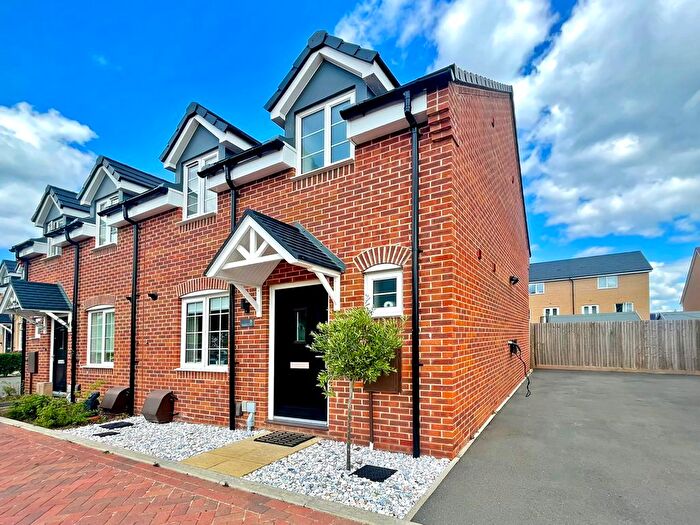 3 Bedroom Semi-Detached House For Sale In Geranium Croft, Biggleswade, SG18