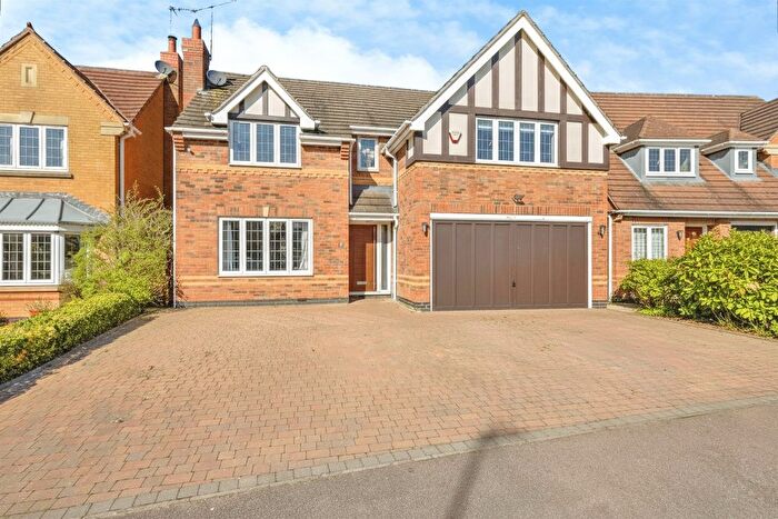 4 Bedroom Detached House For Sale In Lynmore Close, Northampton, NN4