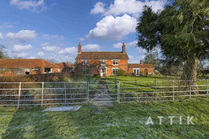 4 Bedroom Farm House For Sale In Shipdham, Norfolk, IP25