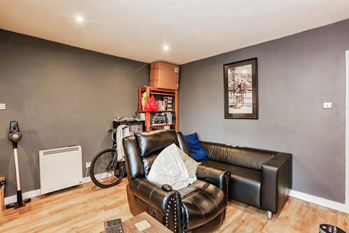 1 Bedroom Flat For Sale In Hughenden Drive, Leicester, Leicestershire, LE2
