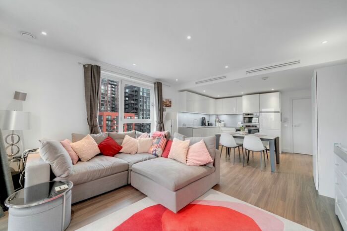 2 Bedroom Flat To Rent In Nine Elms Point, Wandsworth Road, London, SW8