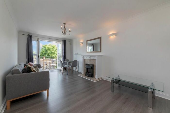 2 Bedroom Flat To Rent In St. Paul's View, Islington, EC1R