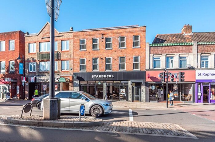 2 Bedroom Flat To Rent In High Street, New Malden, KT3