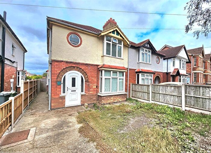 3 Bedroom Semi-Detached House For Sale In Tuffley Avenue, Gloucester, GL1