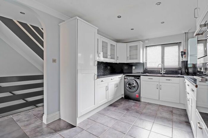 3 Bedroom Maisonette To Rent In Darwood Court, St. Ives, Cambridgeshire PE27