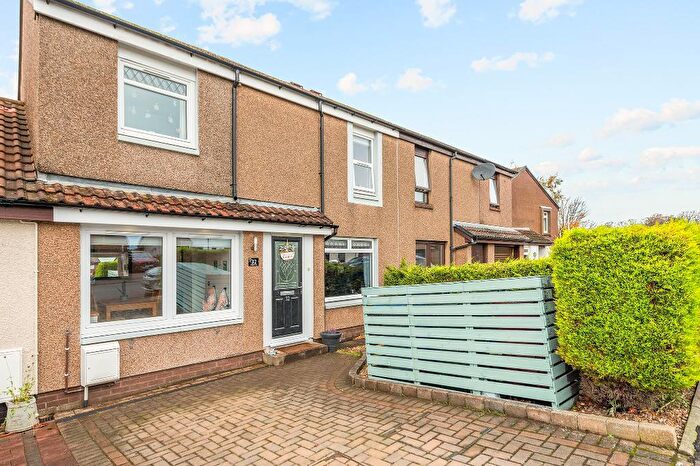 4 Bedroom Semi Detached House For Sale In Redpath Drive, Stenhousemuir, Falkirk, FK2