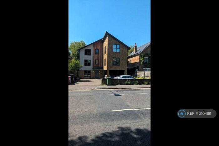 3 Bedroom Penthouse To Rent In London Road, High Wycombe, HP11