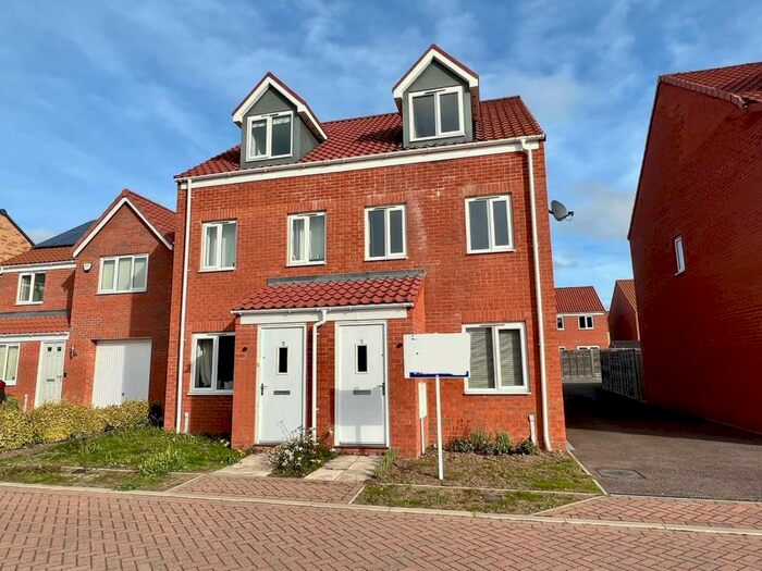 3 Bedroom Semi-Detached House To Rent In Harrow Drive, Beck Row, Bury St. Edmunds, IP28