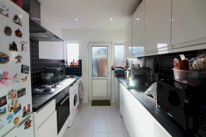 2 Bedroom Maisonette To Rent In Palmers Road, London, N11