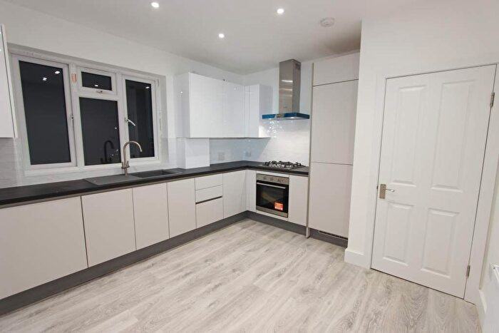 2 Bedroom Flat To Rent In Langham Road, London, N15