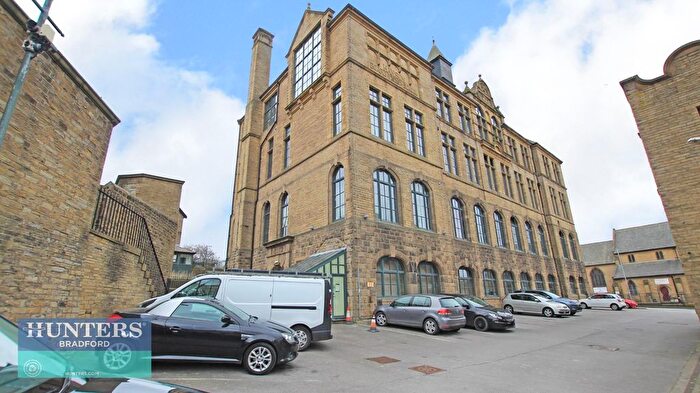 2 Bedroom Flat To Rent In Byron Halls, Byron Street, Bradford, West Yorkshire, BD3