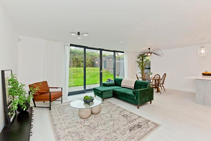 2 Bedroom Apartment For Sale In The Old Bowling Green, McGlashan Garden, Crieff, Perthshire, PH7