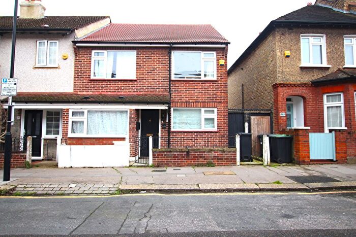 4 Bedroom Terraced House To Rent In Tunstall Road, Croydon, CR0